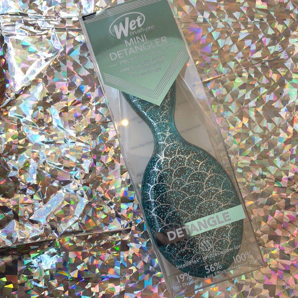 Limited edition mini mermaid wet brush